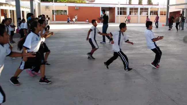 ¿Cuántos puentes vacacionales hay en abril 2025? Te decimos qué días no hay clases