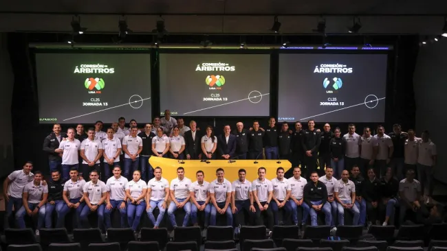 Árbitros negocian con Juan Manuel Herrero; Mikel Arriola apoya