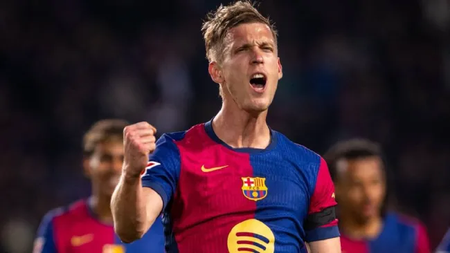 Dani Olmo celebra un gol con el FC Barcelona