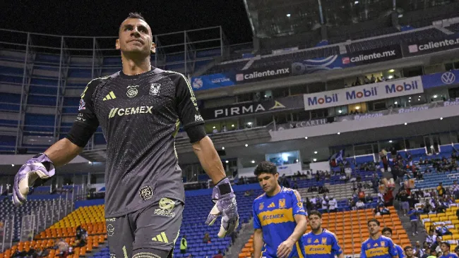 Nahuel Guzmán se ‘robó’ el show en el partido de Puebla ante Tigres