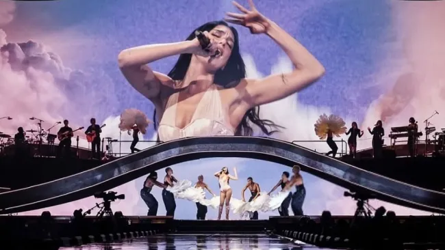 La británica llega a México como parte de su ‘Radical Optimism Tour’.