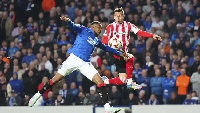 Rangers logró el empate ante Athletic de Bilbao a pesar de jugar con un hombre menos desde el 13’