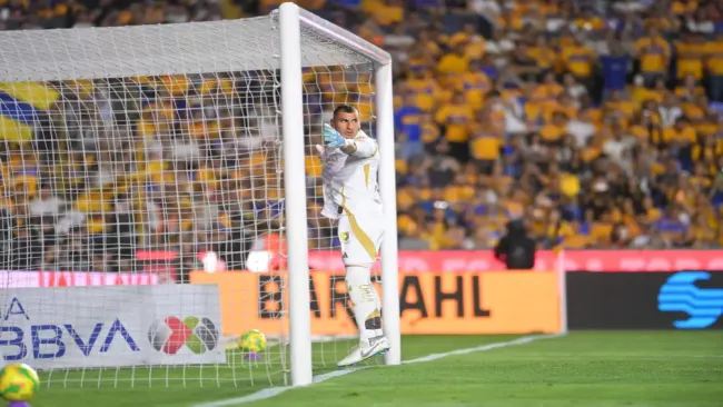 Nahuel Guzmán le dio la espalda a Sergio Ramos en el cobro del penal