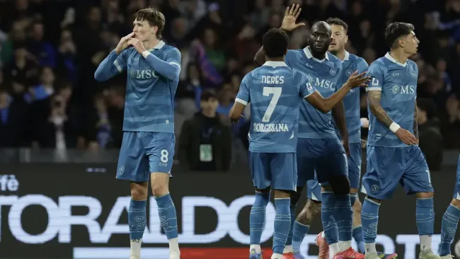 Napoli goleó a Empoli y se acerca al Inter en lo más alto de la Serie A