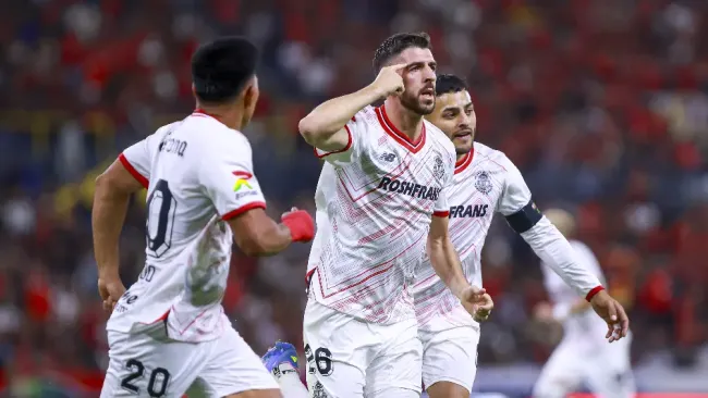 Paulinho busca sumarse a los bicampeones de goleo en la historia de la Liga MX 