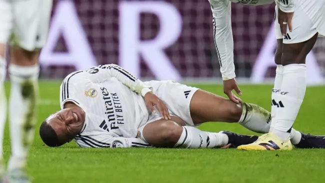 Mbappé sale lesionado y es duda para la Final de la Copa del Rey ante Barcelona