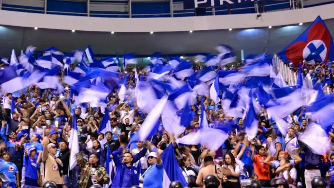 Cruz Azul llena CU: La Máquina se hace sentir sin tener casa propia