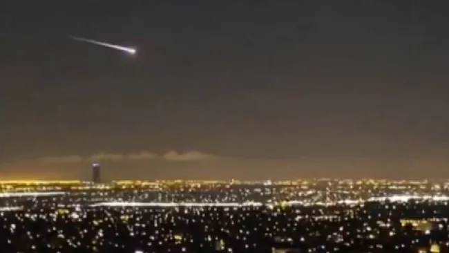 VIDEO: ¿OVNI evitó que meteorito impactara en la CDMX? 