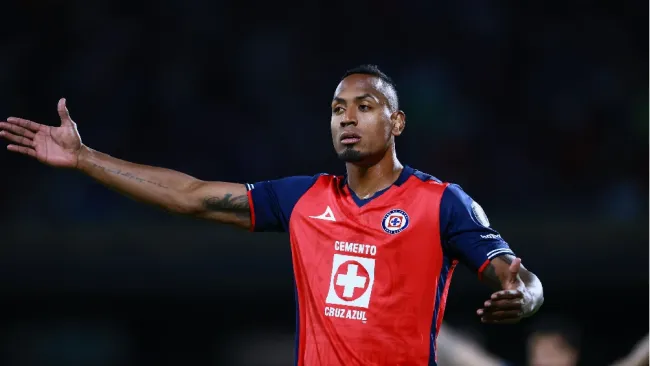 Willer Ditta se perderá la Ida de los Cuartos de Final; acumuló su quinta tarjeta amarilla