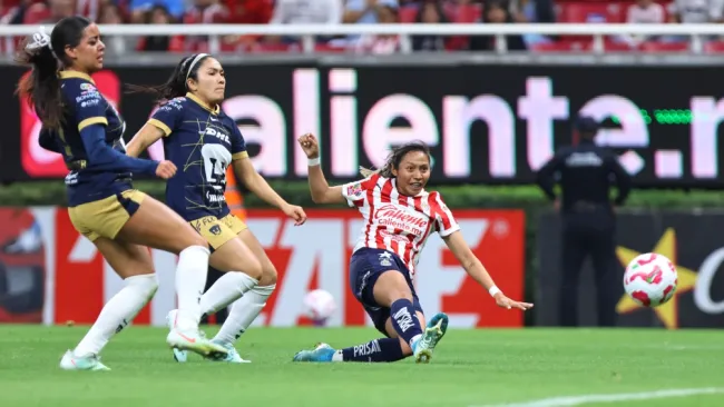 Chivas venció a Pumas y se acerca a Semifinales