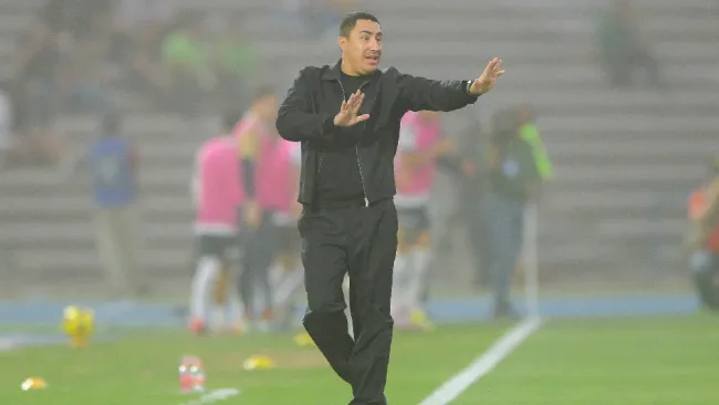 Efraín Juárez sobre tormenta de arena