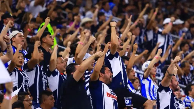 ¿Relación rota? Afición de Rayados manifiesta descontento en el duelo ante Pachuca