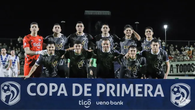 Club Libertad Paraguay y su delantera, la más longeva del mundo