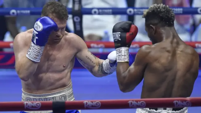 Canelo Álvarez explota contra Scull tras terminar pelea: "Así no vas a ganar"