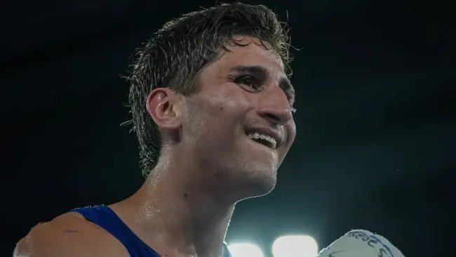 Marco Verde recibe críticas y elogios tras debut en boxeo profesional