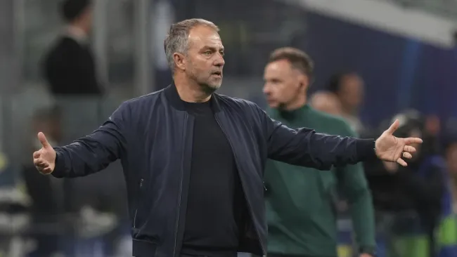 Hansi Flick cuestiona arbitraje tras eliminación en Champions: 'Si era 50-50, era para ellos'