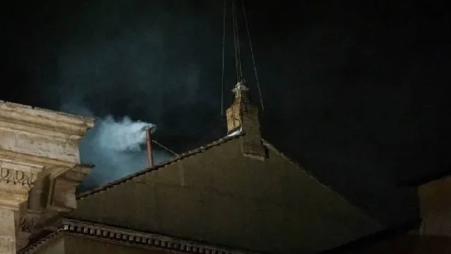 ¿Qué significa "Habemus Papam" y quién pronuncia esta emblemática frase?