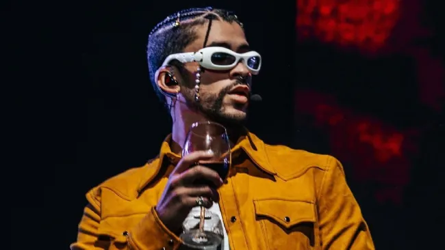 Bad Bunny dispuesto a vencer al Canelo Álvarez