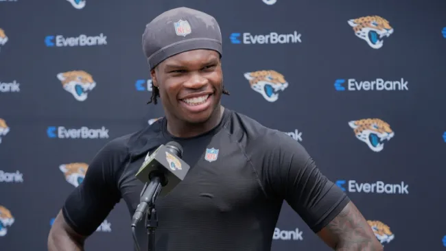 Travis hunter trabajará jugadas defensivas con los Jaguars