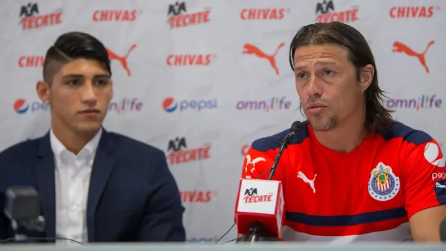 ¿Regresa al Rebaño? Alan Pulido le pide a Matías Almeyda volver a Chivas