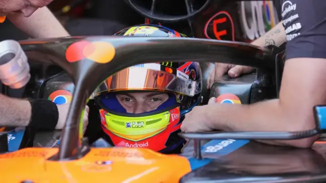 Oscar Piastri sobre rebase de Verstappen: "Frené demasiado pronto"