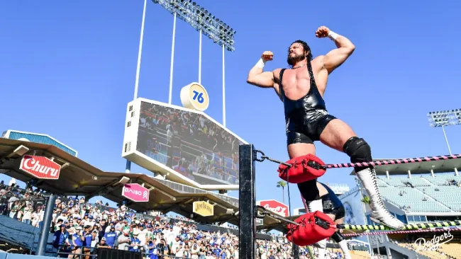 Dodgers celebran la Noche de Herencia Mexicana con Lucha Libre