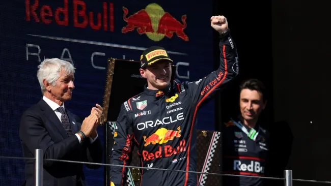 Helmut Marko celebró que Verstappen volvió a tener un auto competitivo