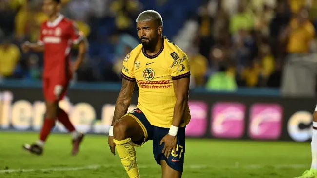 Rodrigo Aguirre explota contra Israel Reyes por ‘quitarle’ el gol ante Toluca