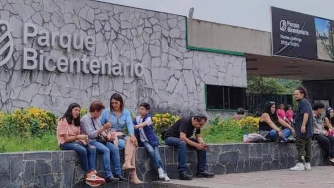 El lugar cuenta con 55 hectáreas de áreas verdes y espacios recreativos.