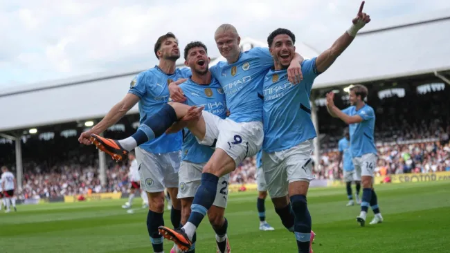 Raúl Jiménez titular en derrota del Fulham ante Manchester City en el cierre de la Premier League
