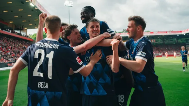 Heidenheim seguirá en la Bundesliga tras vencer a Elversberg de último minuto