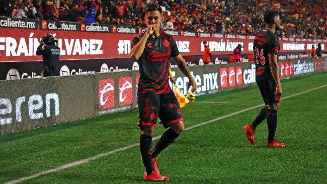 ¿Deja plantado a América? Efraín Álvarez llega a acuerdo con Chivas