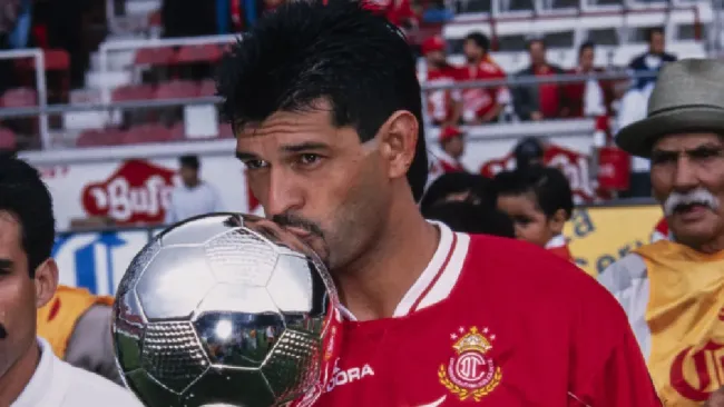 La promesa de Enrique Meza para controlar el carácter de Cardozo: "Yo te haré campeón de goleo"