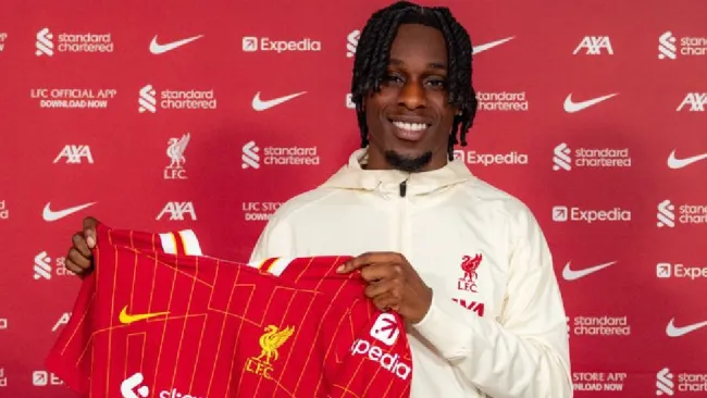 ¡Oficial! Liverpool ficha a Jeremie Frimpong 