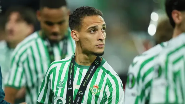 Antony se despide de Real Betis: "Con ustedes, el futbol volvió a ser amor"