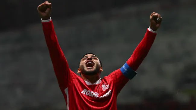 Raúl Jiménez 'recluta' a Alexis Vega para fichar con Fulham