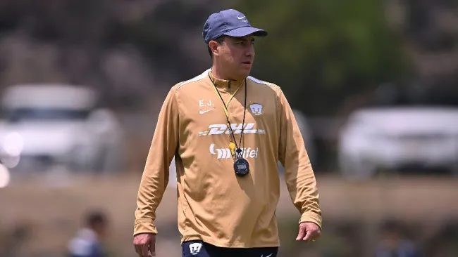 Canterano de Pumas revela las exigentes peticiones de Efraín Juárez en entrenamientos
