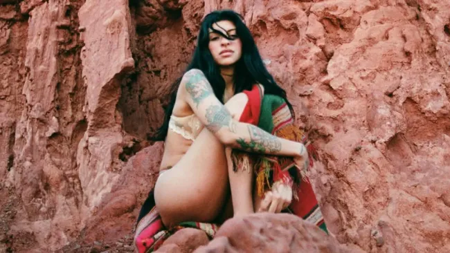 La trapera recién llegó a México para anunciar varios shows en otras ciudades.