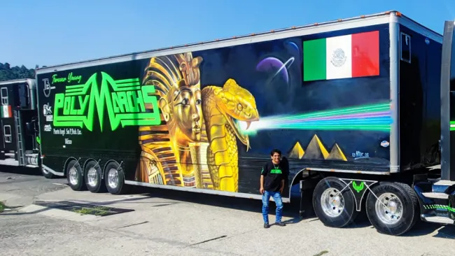 La discoteca móvil más grande de América alista un gran espectáculo.