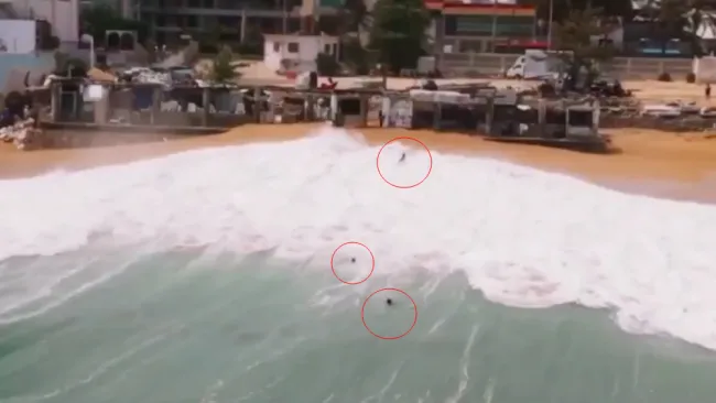 Es impresionante la fuerza de la olas que llegan hasta los locales alejados.