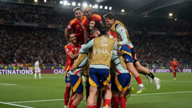 España exhibe y golea a Francia para instalarse en la Final de la Nations League