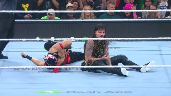 'Dirty' Dom retuvo su campeonato ante el mexicano