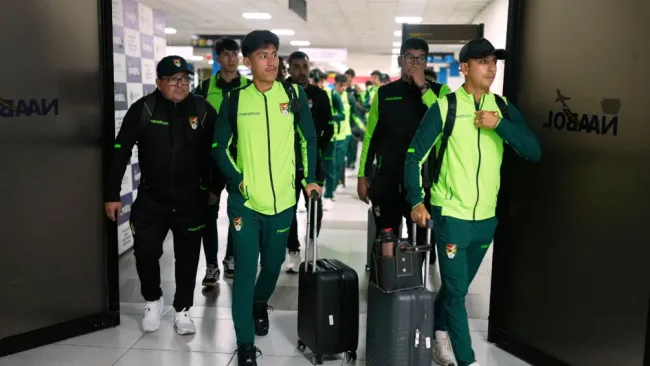 Selección boliviana denuncia 'secuestro' tras insólita demora en Venezuela
