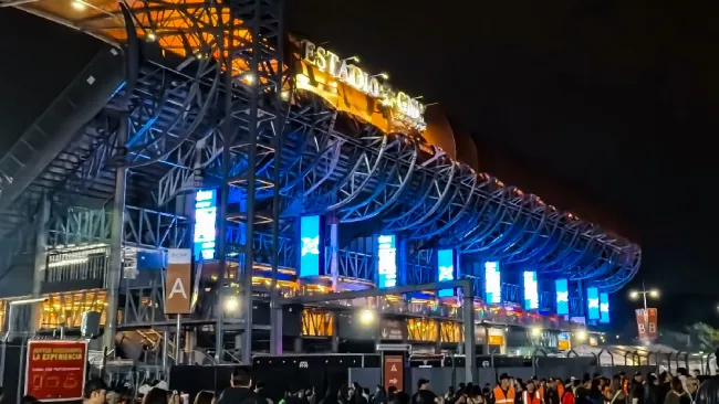 El lugar tiene la capacidad para 65 mil personas por show.