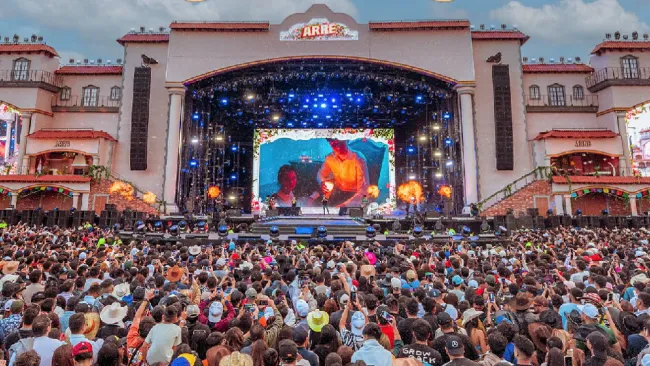 La fiesta grupera cambia de casa para establecerse en otro estado.