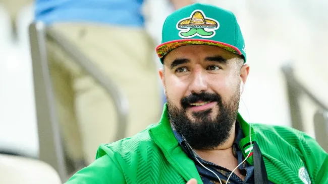 Campeón del Mundo en 1986 pide expulsar de México a Álvaro Morales: "guatemalteco sarnoso"