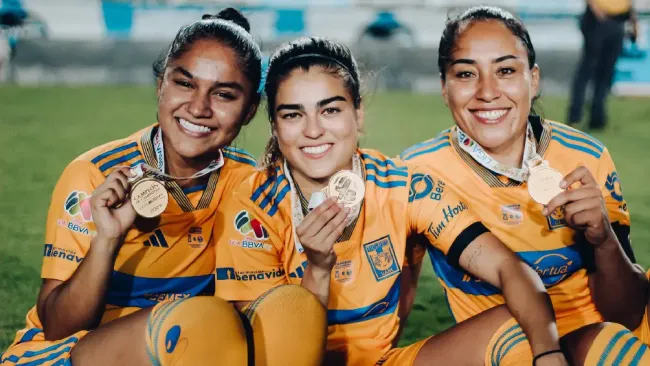 Natalia Villarreal como campeona de la Liga MX
