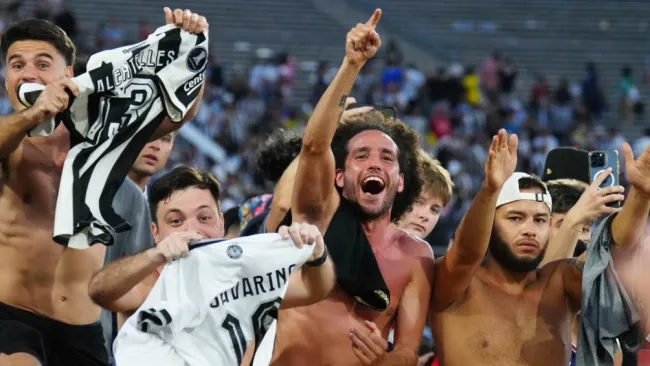 Locura de festejos por el triunfo del Botafogo ante PSG