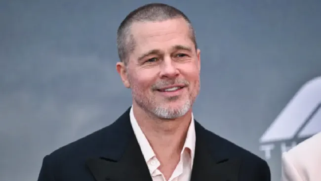 ¡Un verdadero piloto! Brad Pitt se sube a monoplaza de F1 proporcionado por McLaren