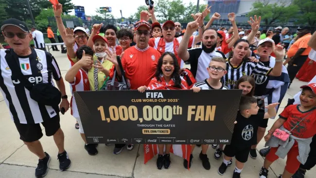 La niña del Wydad AC es la aficionada en comprar el ticket un millón del MdC